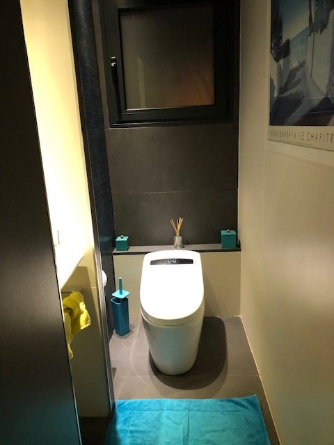 Top toilet